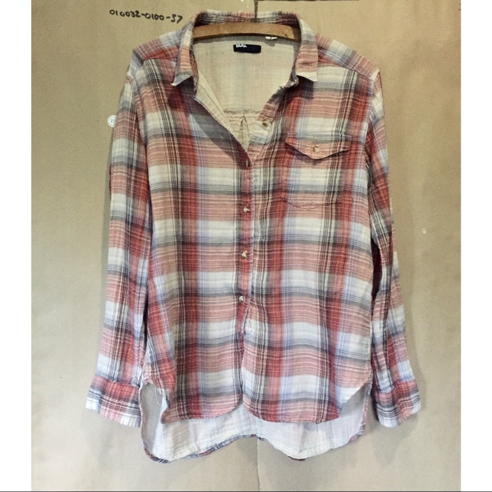 🖤 BDG Plaid button-down shirt